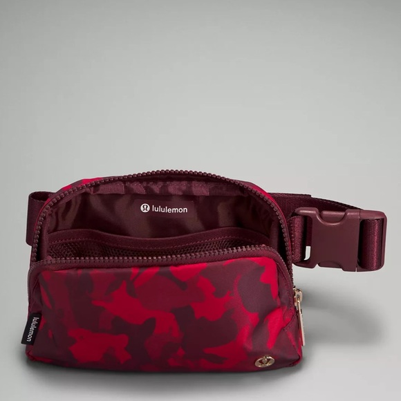 Lululemon NEW YEAR Everywhere Belt Bag 1L - Picture 7 of 7